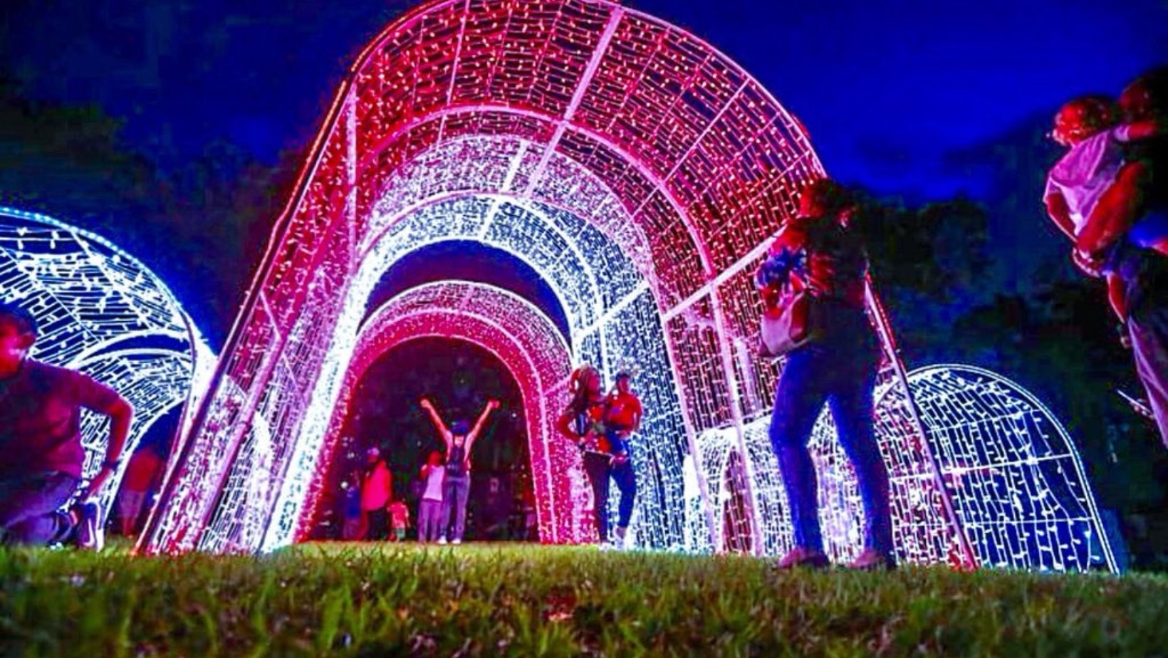 Christmas Lights in Parque Urraca Panama